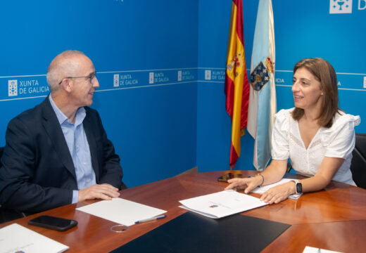 Ángeles Vázquez e o alcalde de Coristanco avalían posibles actuacións en materia de augas no concello